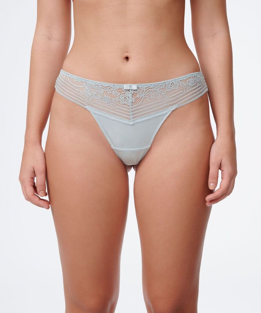 תחתוני חוטיני מיקרופייבר עם תחרה